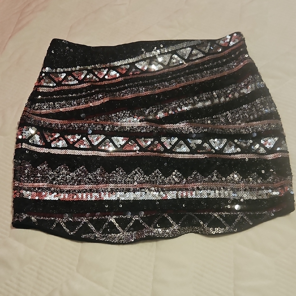 Sequin Patterned Black Mini Skirt - image 1